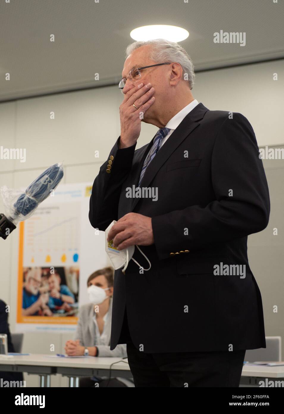 press conference backdrop high resolution stock photography and images alamy