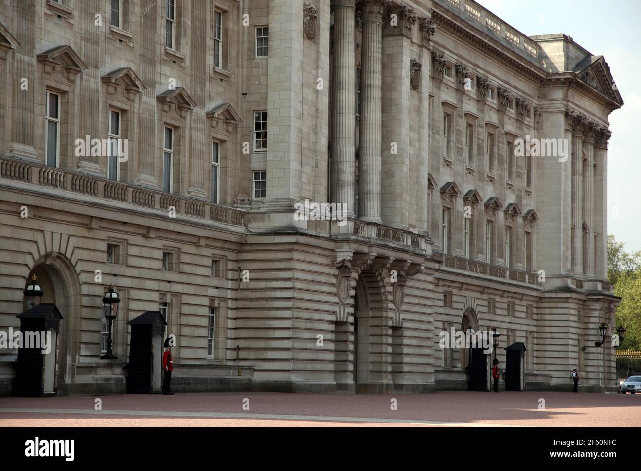 21 April 2011. London, England. Buckingham Palace in the run up to Catherine Middleton's marriage to Prince William. Photo copyright ©; Charlie Varley Stock Photo
