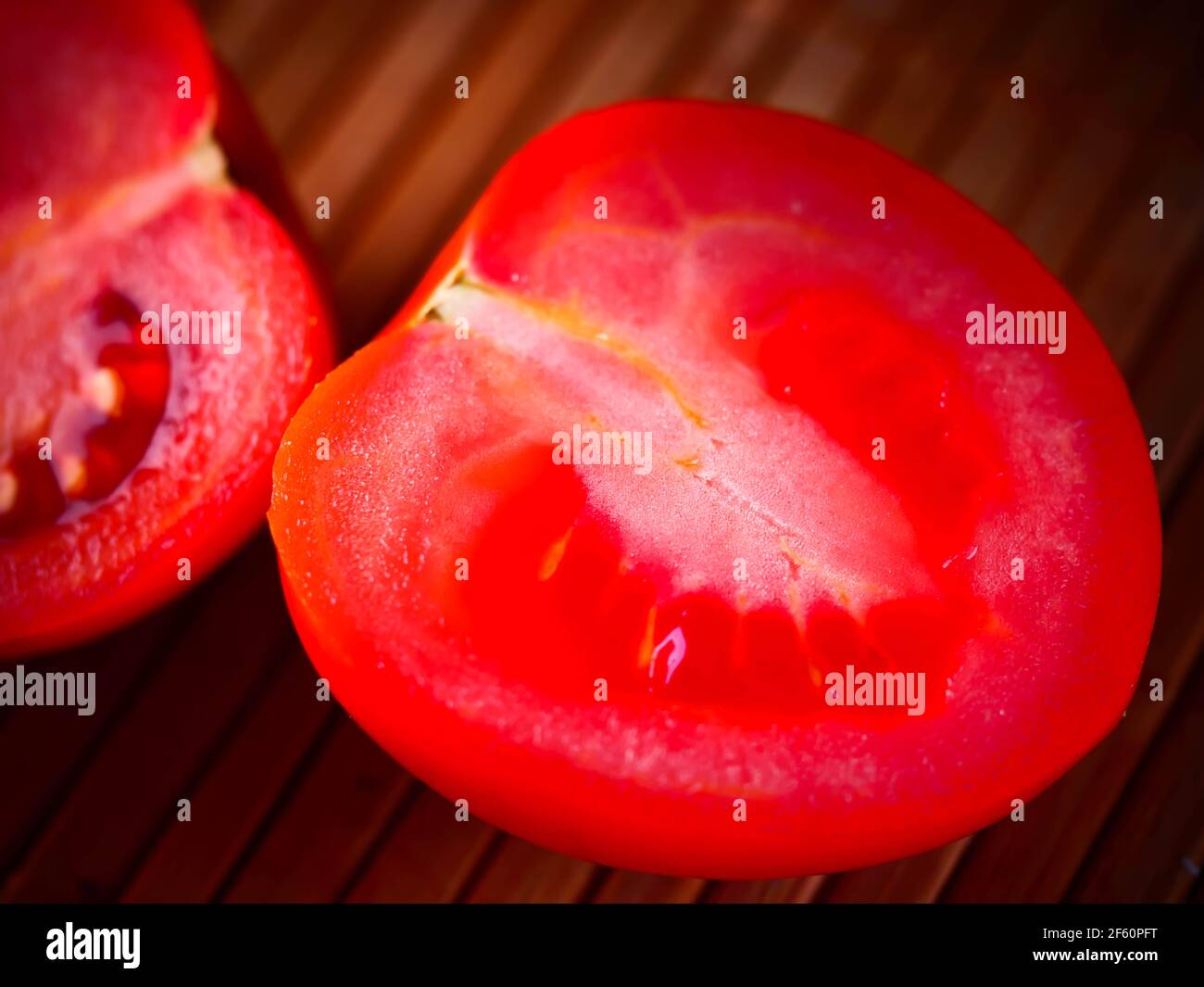 tomatoes on wooden cutting board, top view copy space Stock Photo - Alamy