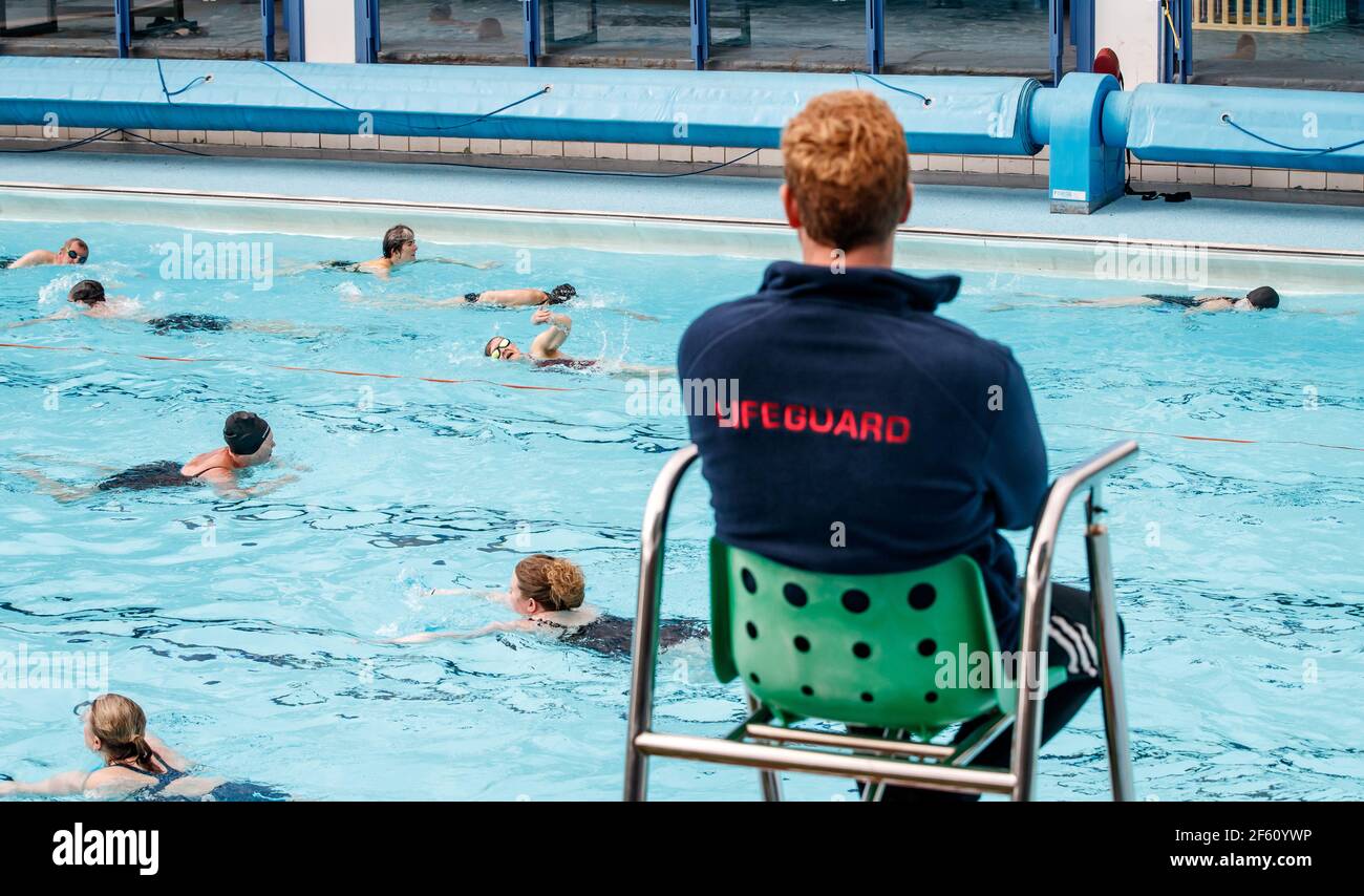 Ожоги 1 степень 2 степень 3 степень 4 степень. Отравление хлоркой в бассейне. Термический ожог 3 стадия заживления. Отравление детей хлором в бассейне. 1 2 ожог 1-2 степени тяжести.