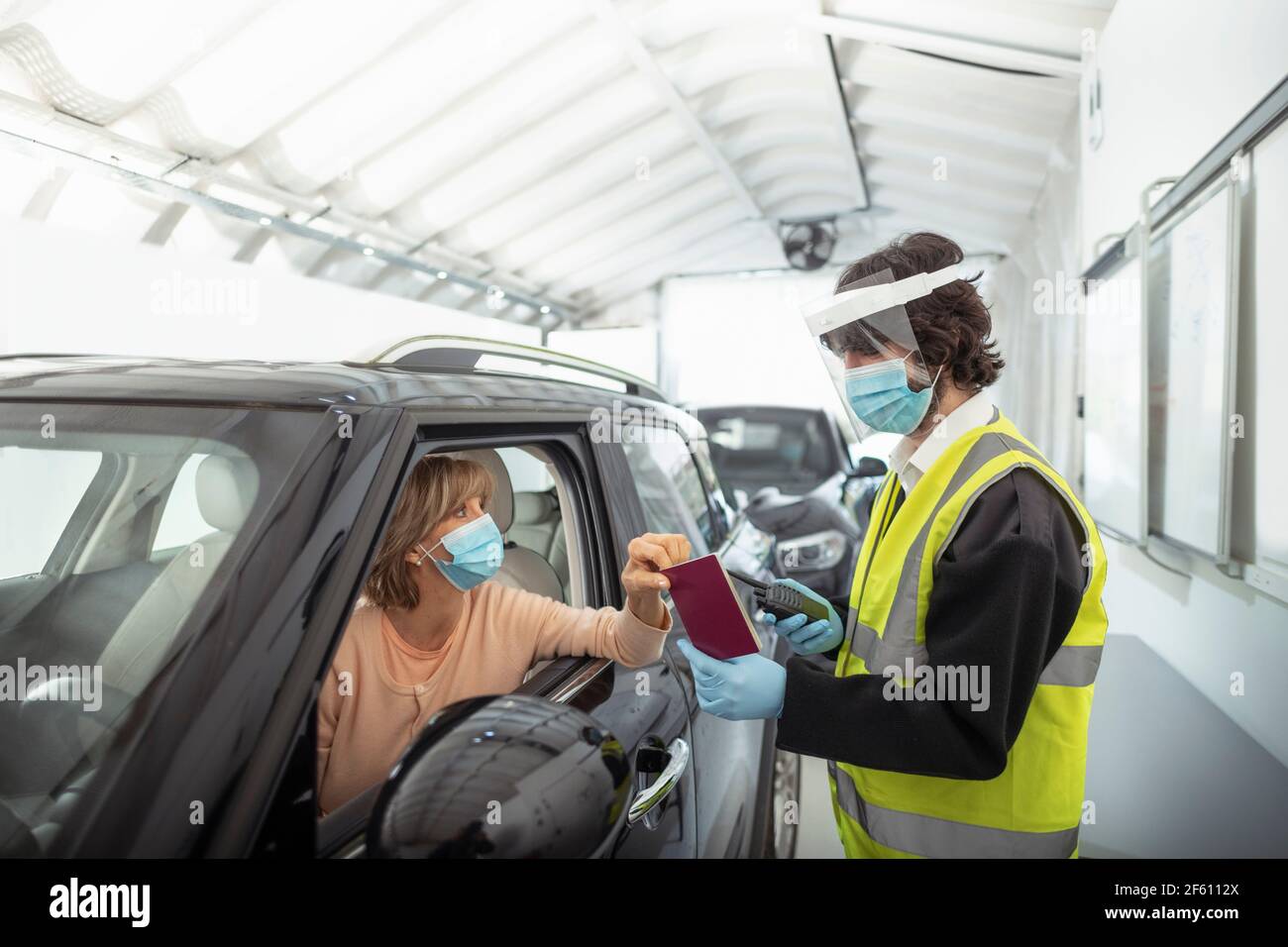 Border Vehicle Checking Hi Res Stock Photography And Images Alamy