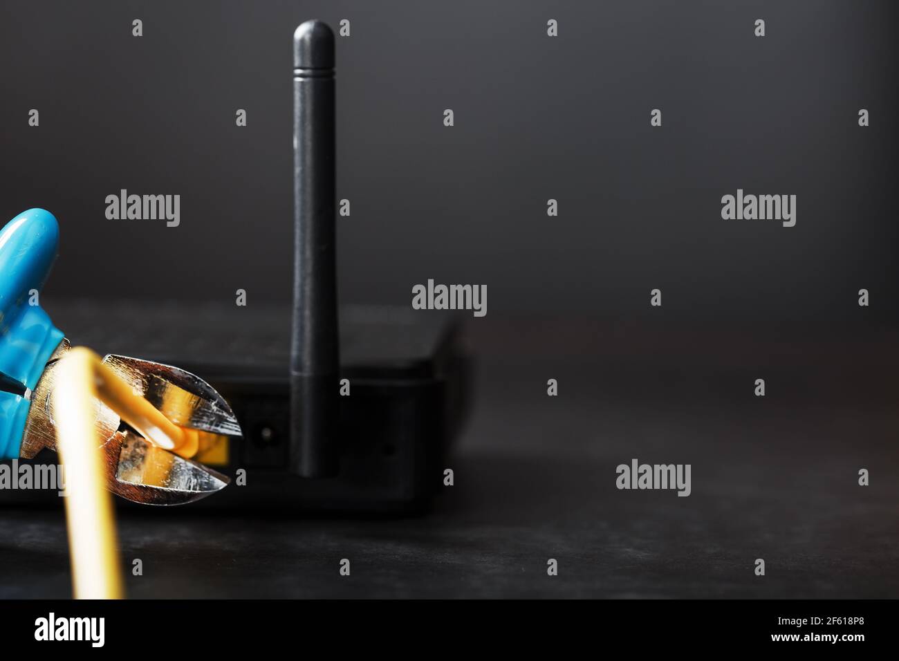 Cutting and disconnecting the network connection with cutting