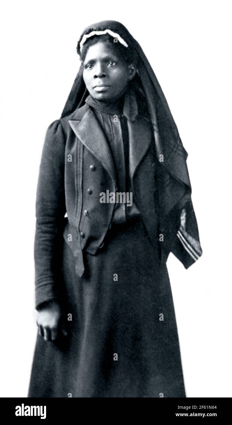 Army nurse hi-res stock photography and images - Alamy
