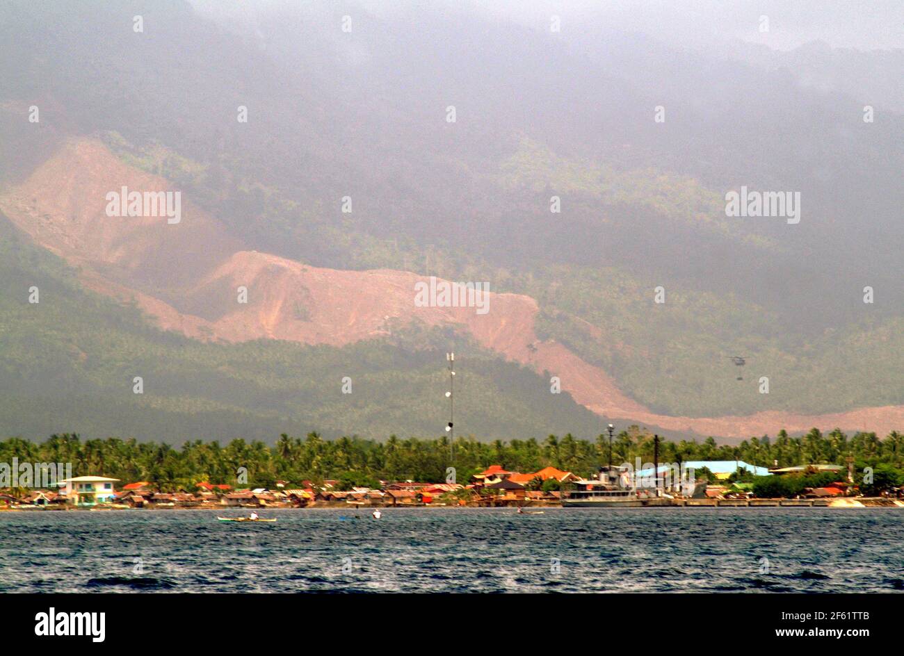 Landslide damage hi-res stock photography and images - Alamy