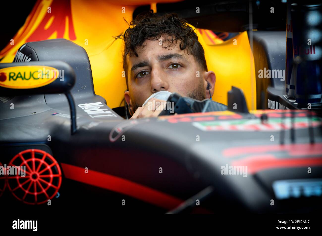Red bull racing tag heuer rb13 deals