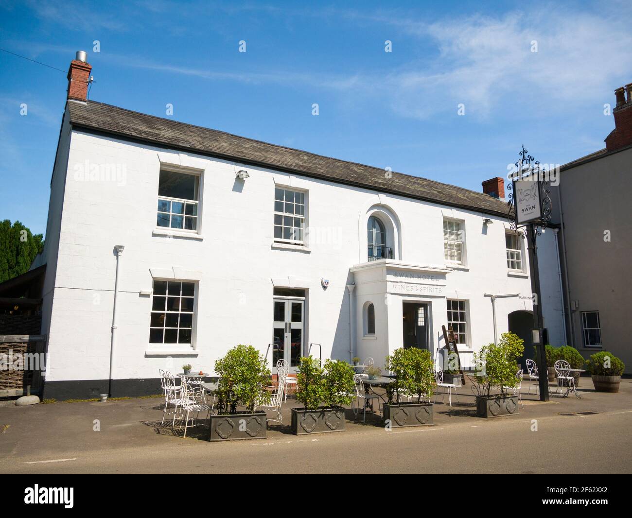 The Swan Hotel in the village of Wedmore, Somerset, England. Stock Photo