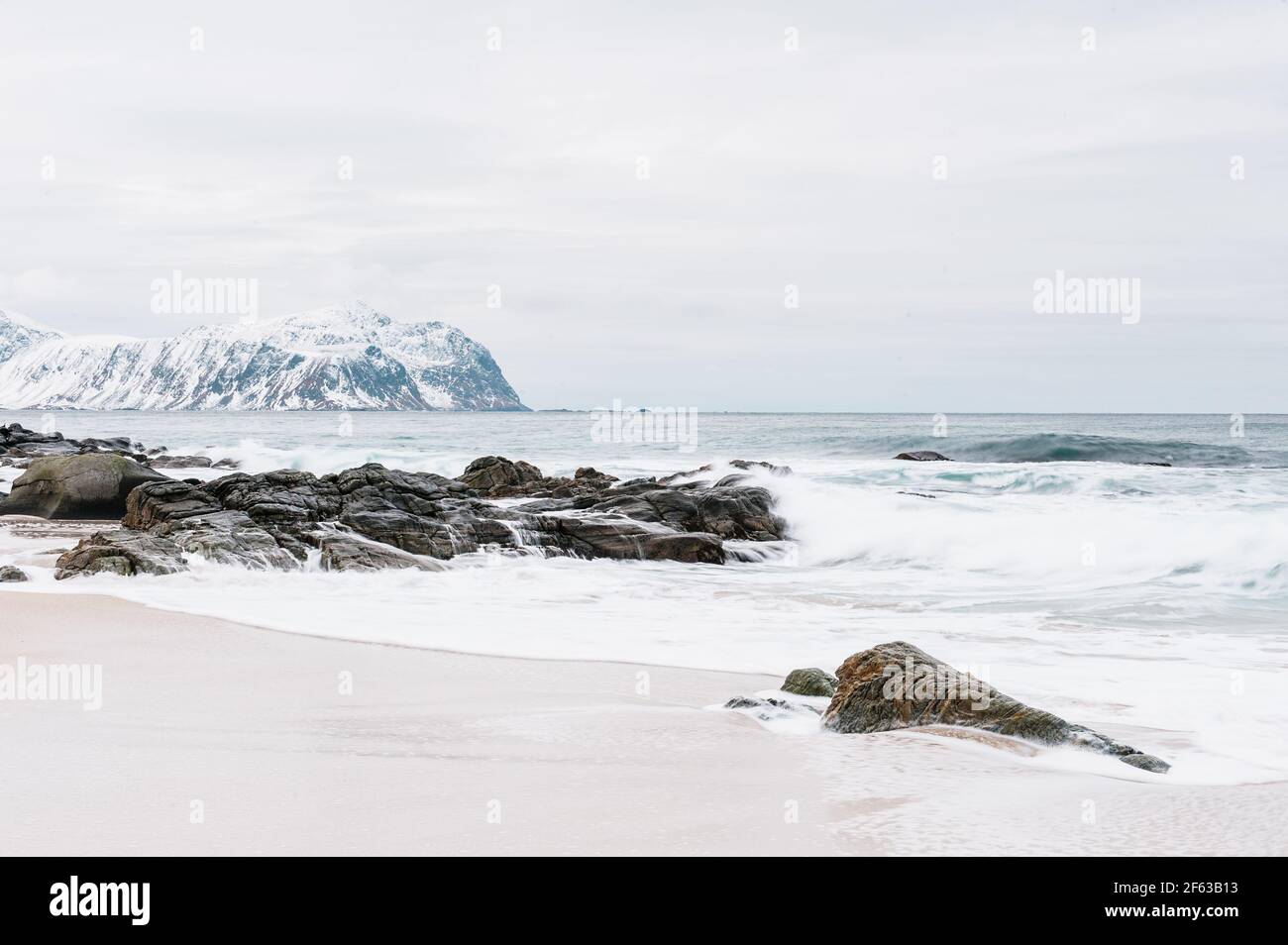 Water coastal scene hi-res stock photography and images - Alamy
