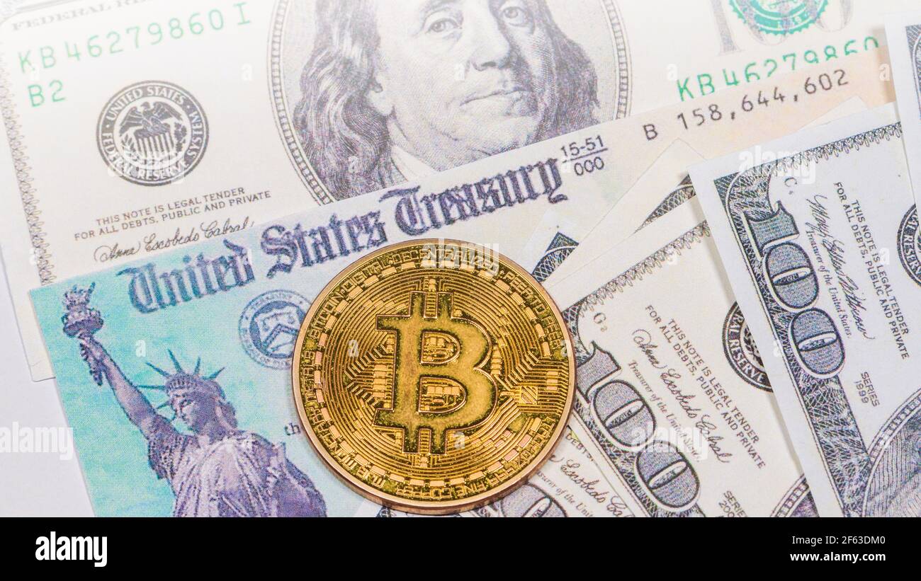 Bitcoin bill hi-res stock photography and images - Alamy