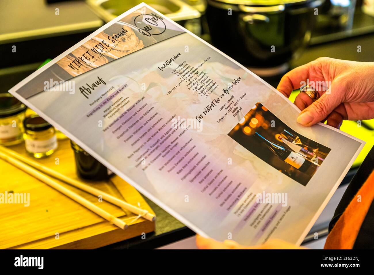 Online cooking course with the head chef Song Lee from the restaurant Nikkei Nine in Hamburg. Nikkei Nine Special - the schedule for an entertaining culinary evening Stock Photo