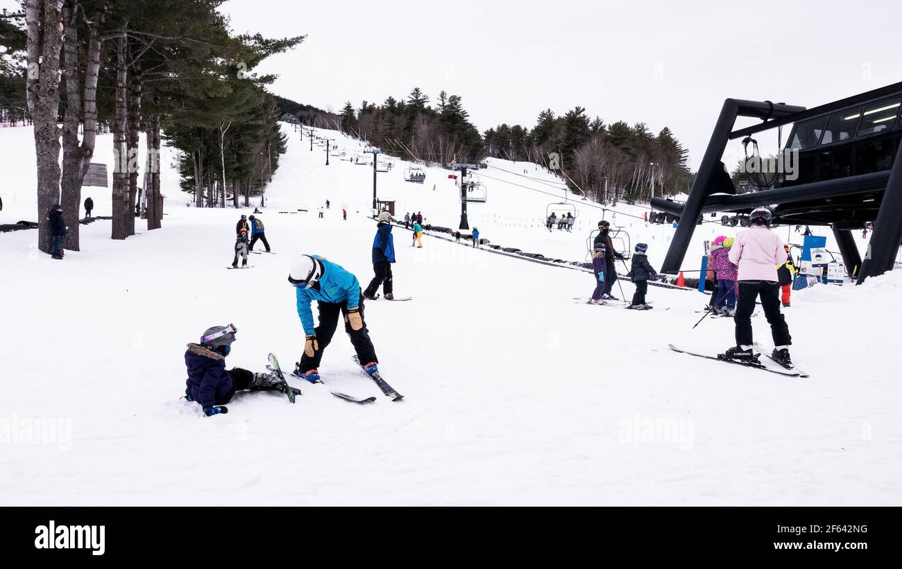 Skiing on Shawnee Peak, Bridgton, Maine Stock Photo Alamy
