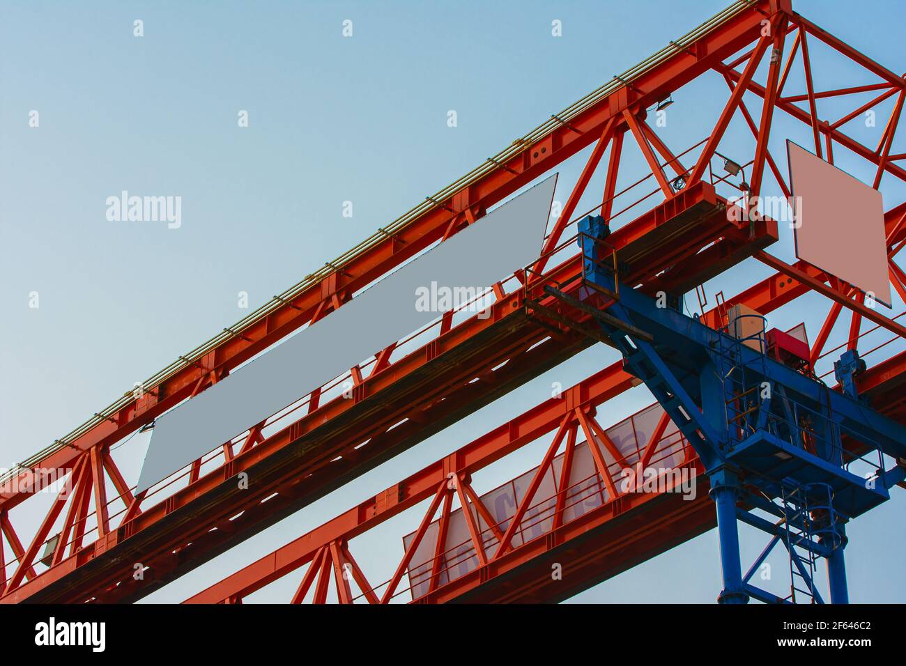 Gantry structure loading hires stock photography and images Alamy