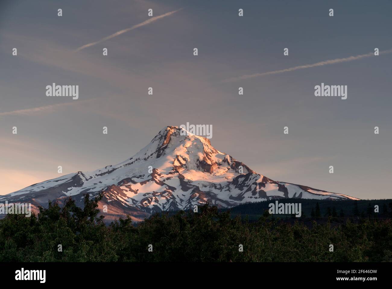 Mount Hood at sunset, as seen from Parkdale, Oregon Stock Photo Alamy