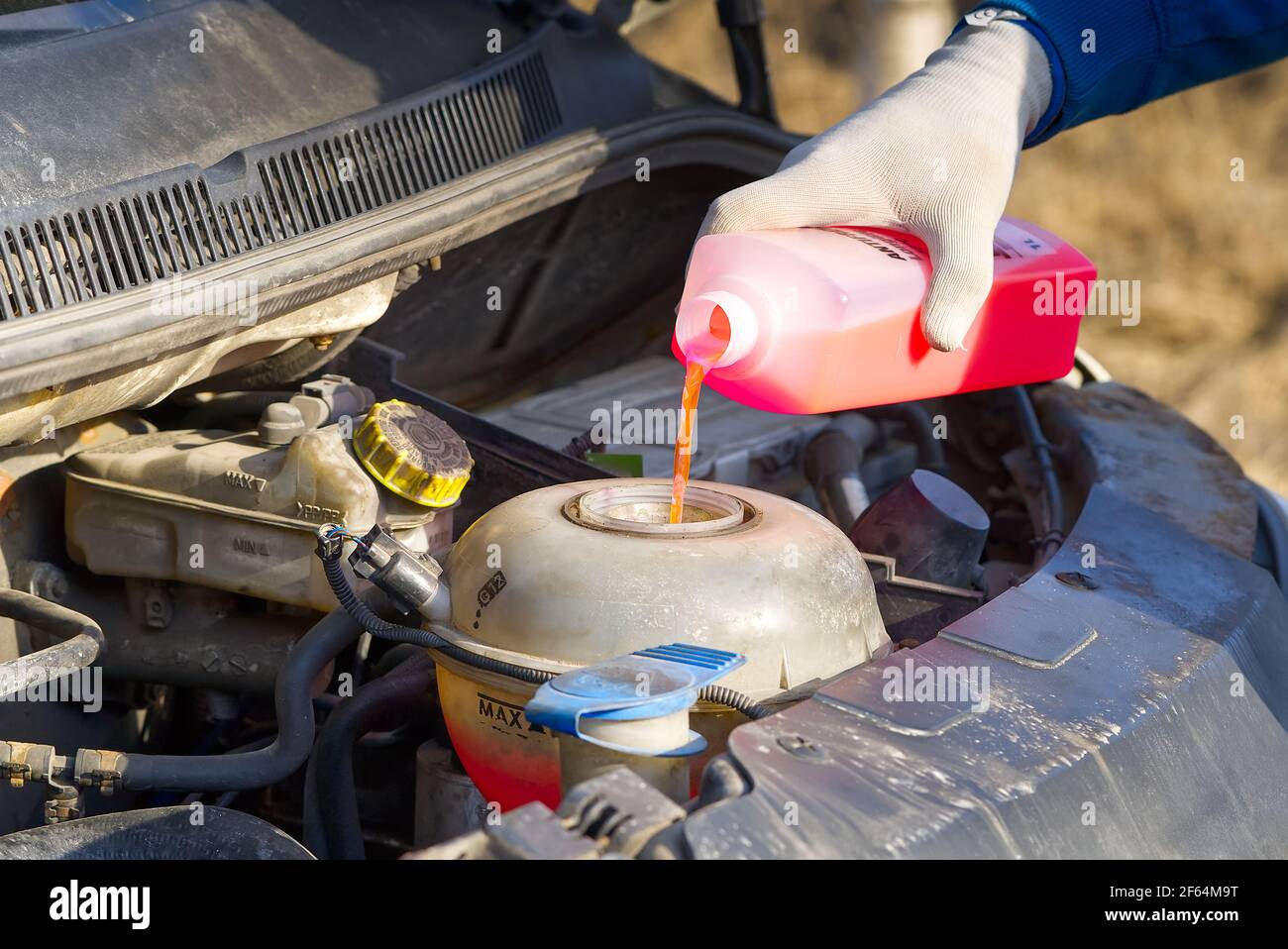 Antifreeze High Resolution Stock Photography and Images Alamy