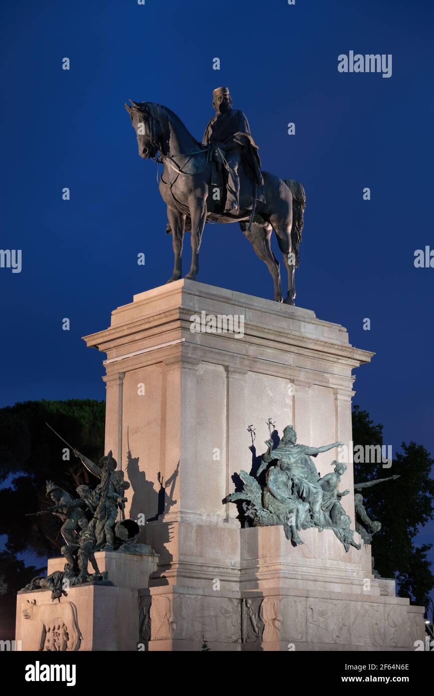 Monument to Giuseppe Garibaldi, equestrian statue (1895) by Emilio Gallori at night on Janiculum Hill, Rome, Italy Stock Photo