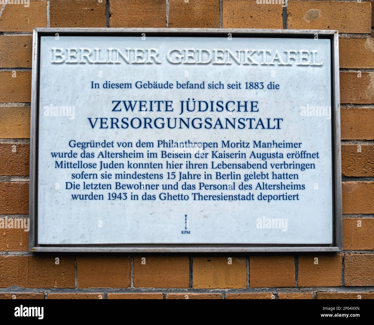 Zweite Jüdische Versorgungsanstalt.Memorial plaque of Jewish Retirement home founded by philanthropist Moritz Manheimer, Schönhauser Allee 22,Berlin Stock Photo