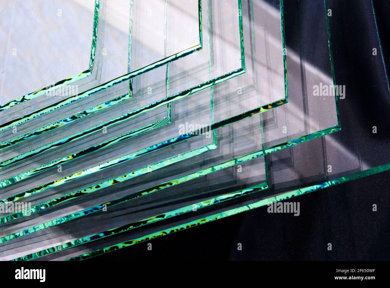 Sheets of Factory manufacturing tempered clear float glass panels cut