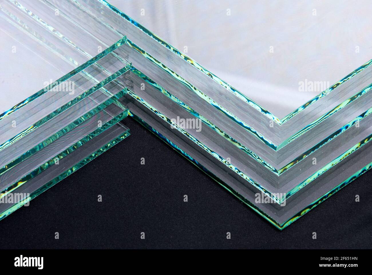 Sheets of Factory manufacturing tempered clear float glass panels cut