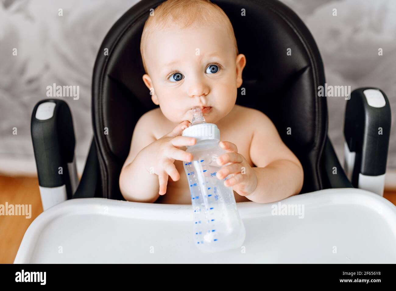Bottle feeding chair new arrivals