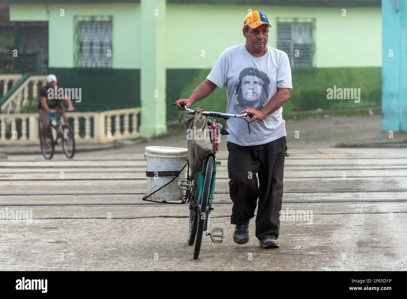 scene-of-santa-clara-city-villa-clara-cuba-stock-photo-alamy