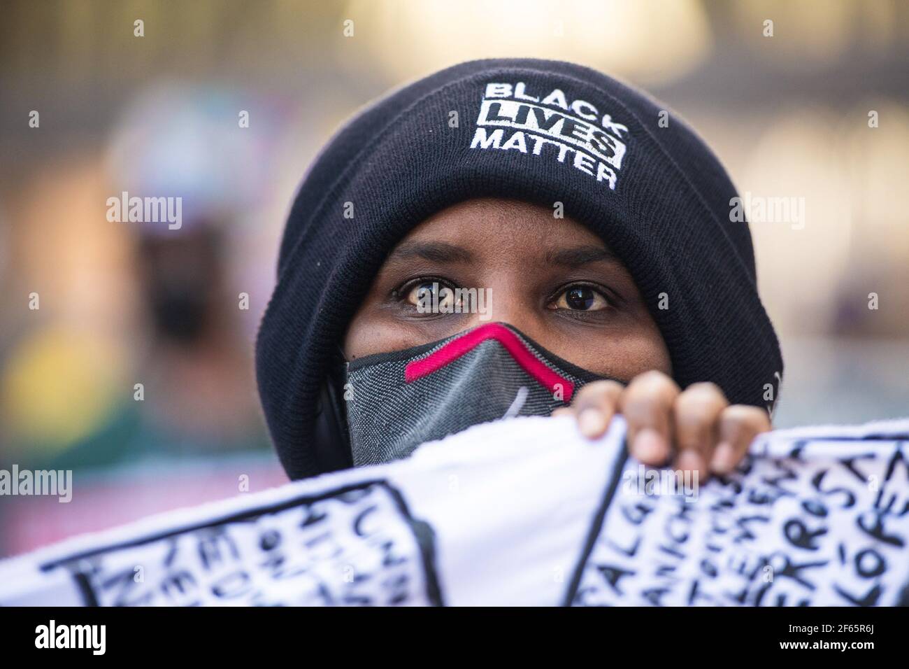 Minneapolis, United States. 29th Mar, 2021. Protestors demonstrate downtown on day one of the Derek Chauvin trial on March 29, 2021 in Minneapolis, Minnesota. (Photo by Chris Tuite/ImageSPACE/Sipa USA) Credit: Sipa USA/Alamy Live News Stock Photo