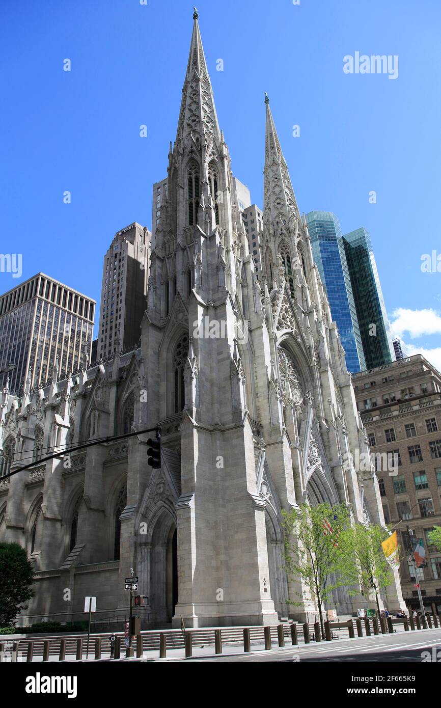 St. Patrick's Cathedral, 5th Avenue, Midtown, Manhattan, New York City, New York, USA Stock Photo