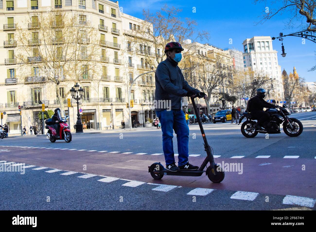 electric, scooter, man, riding, street, city, urban, view, scene,  cityscape, one, lane, barcelona, catalonia, spain, outdoor, buildings,  silhouette Stock Photo - Alamy
