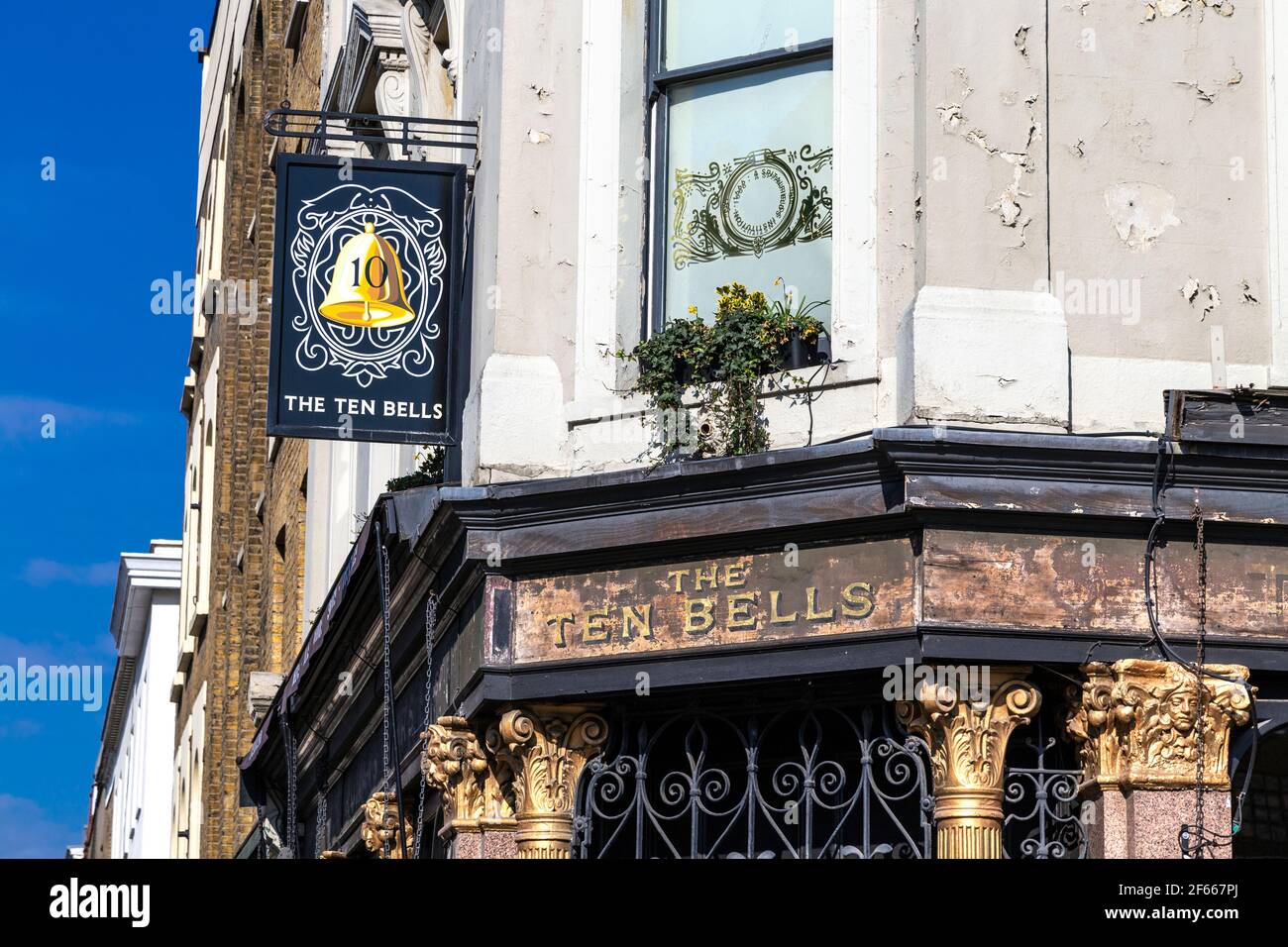 Exterior of The Ten Bells pub famous for it's connection to Jack the Ripper serial killer, Commercial Street, Shoreditch, London, UK Stock Photo