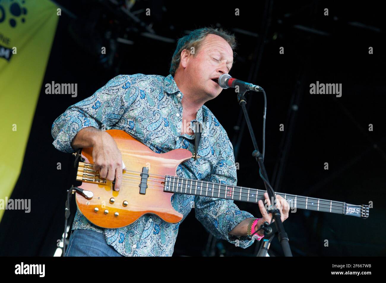 Mark King Lead Vocals For Level 42 Hi res Stock Photography And Images 