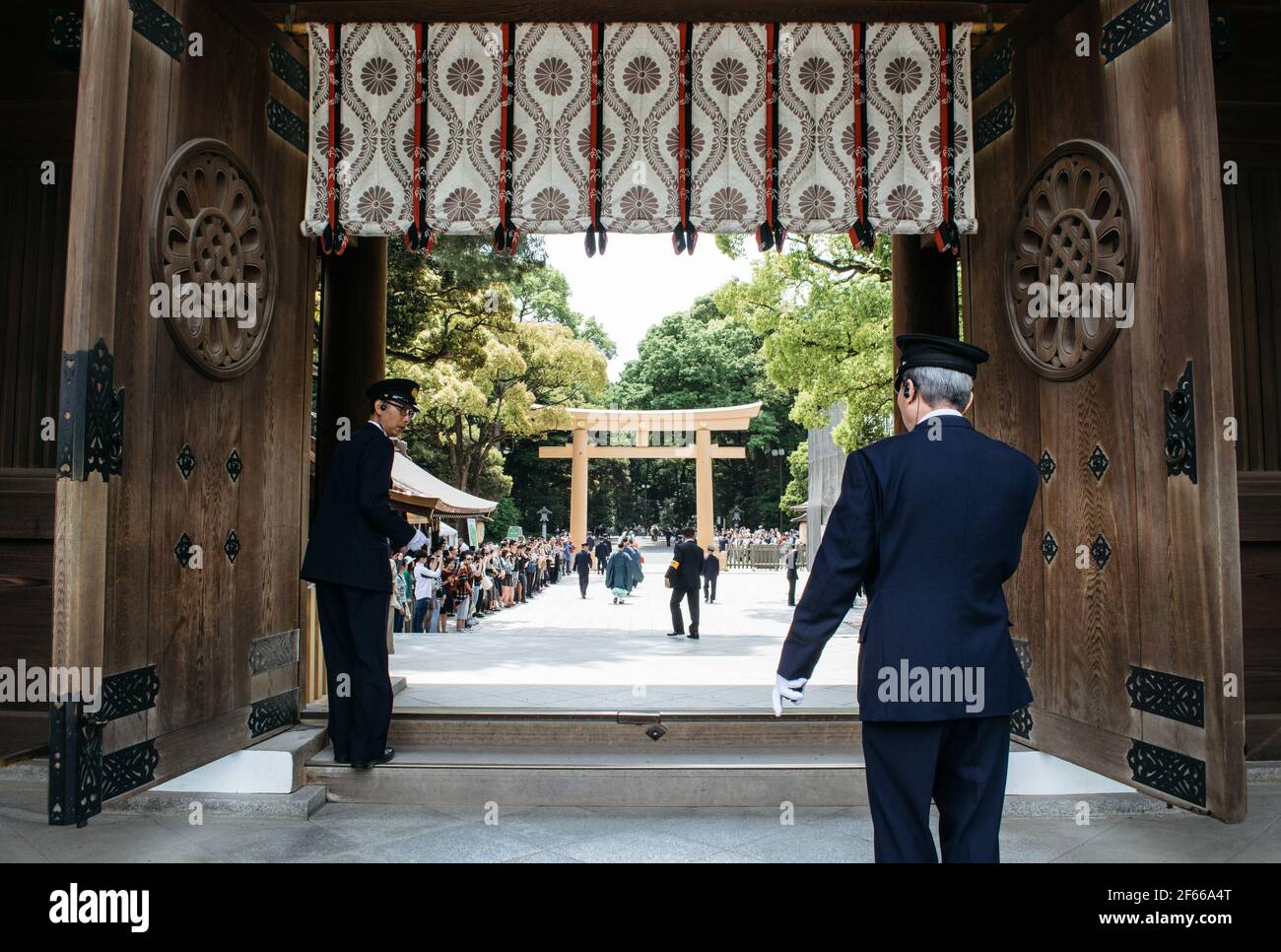 Tokyo, Japan - Staffs preparing Japanese traditional Shinto-style ...