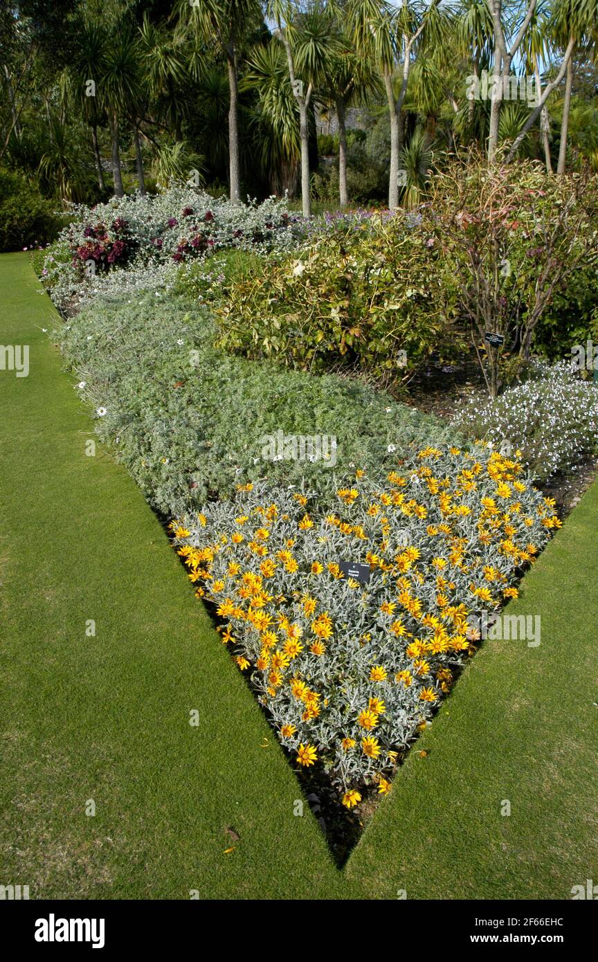Rose garden gazebo and trellis hi-res stock photography and images - Alamy