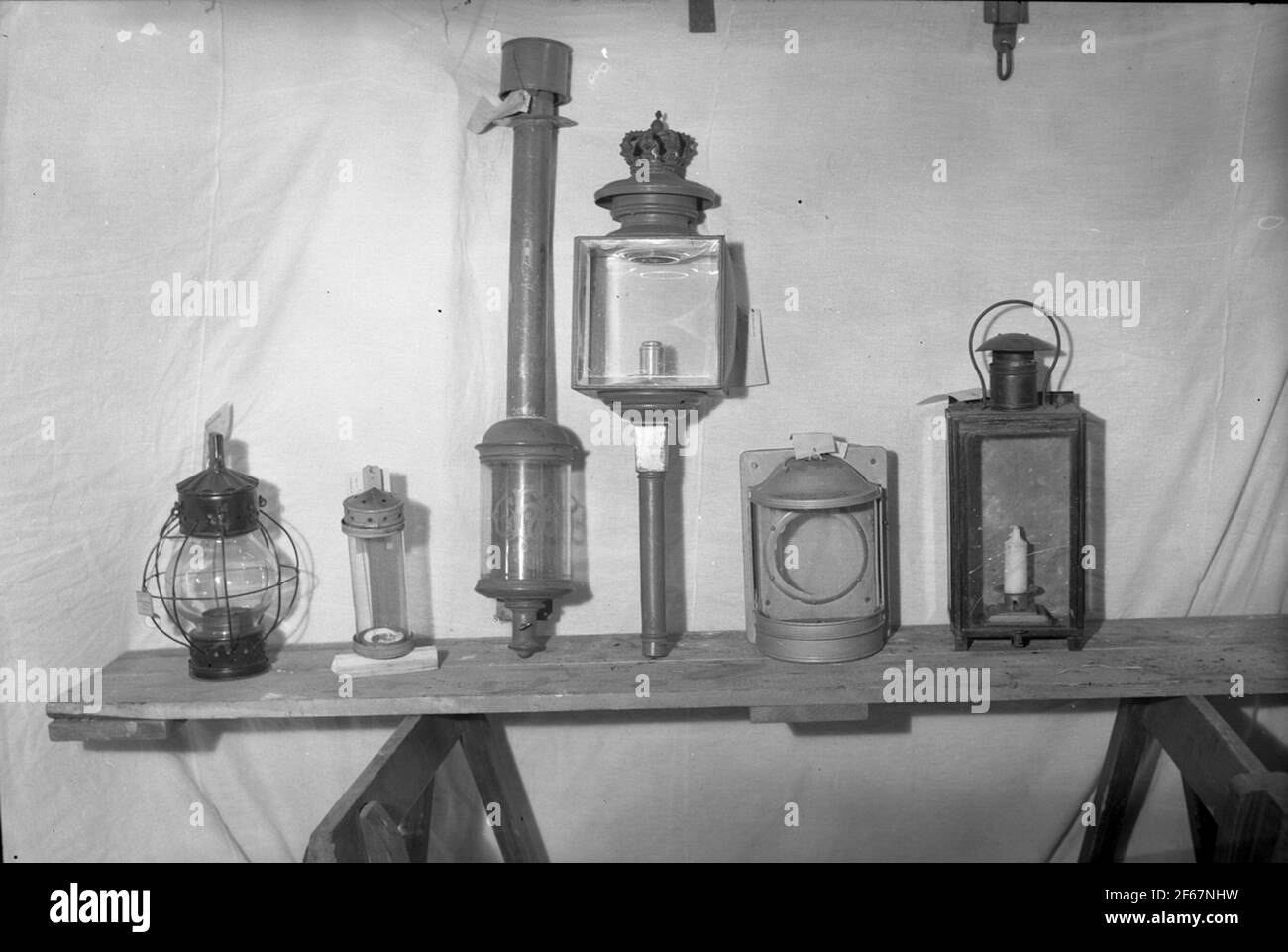 Div lanterns; Railway Museum. Horse Carriage Lamp Dome Ark # 1301 Wall Lamp  for Shortcores VKB Ark # 1333 Wall Lamp for Shortcar VKB Ark # 1611 Lantern  Fr Carl XV Wagon