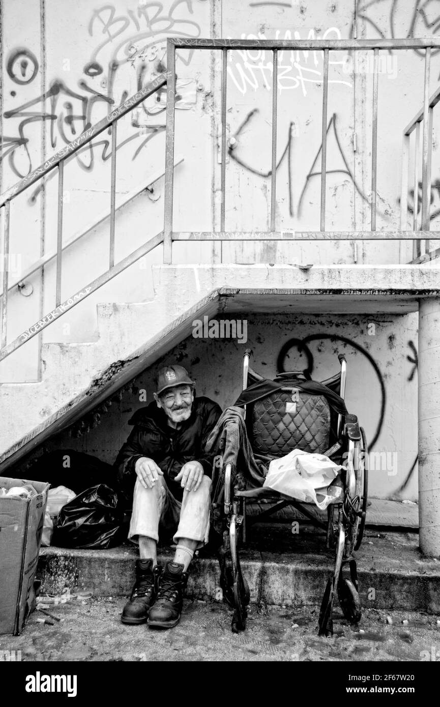 Homeless Without Color Los angeles homeless Black and White Stock Photos & Images - Alamy