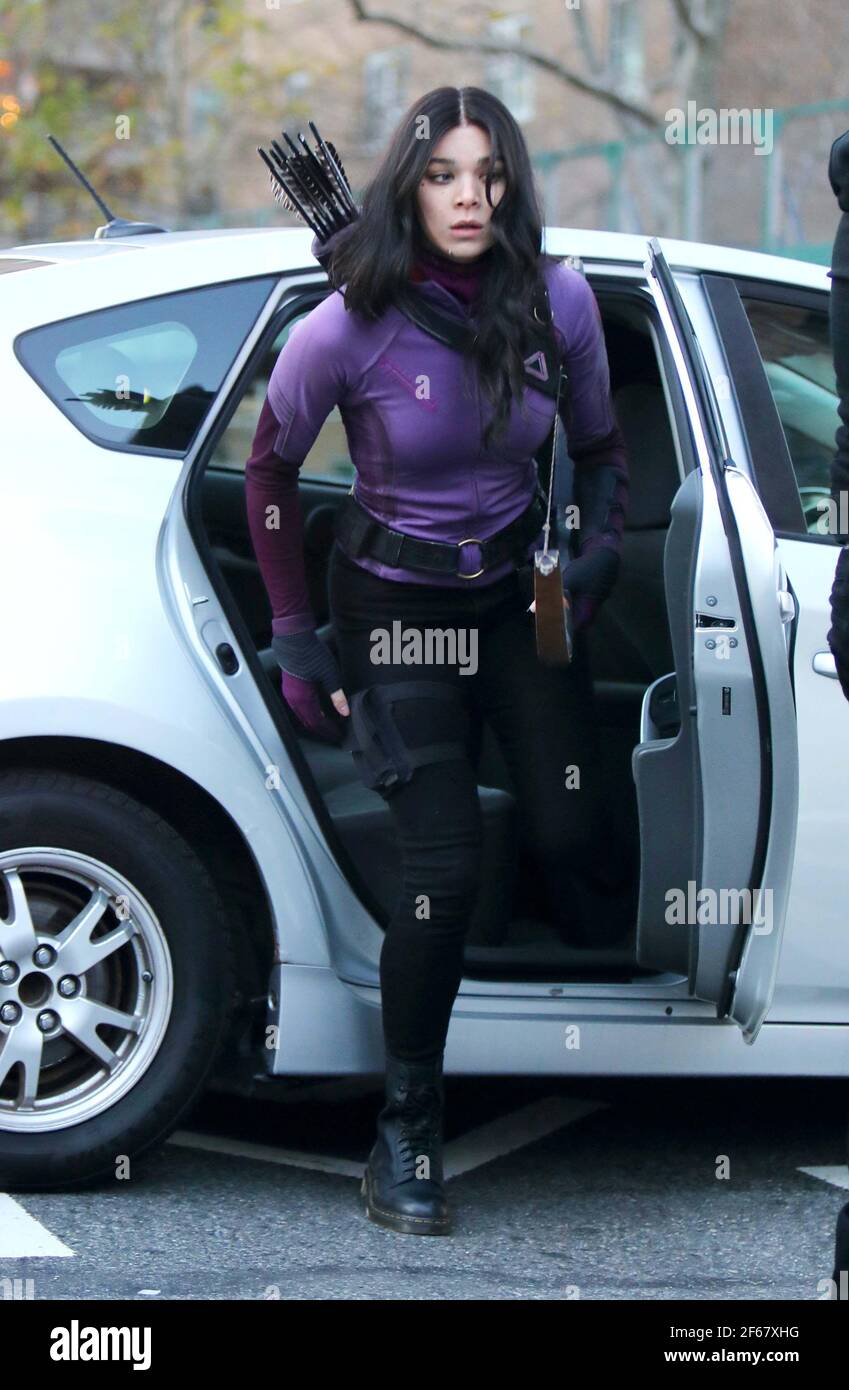 New York - NY - 20201209- Jeremy Renner and Hailee Steinfeld Filming