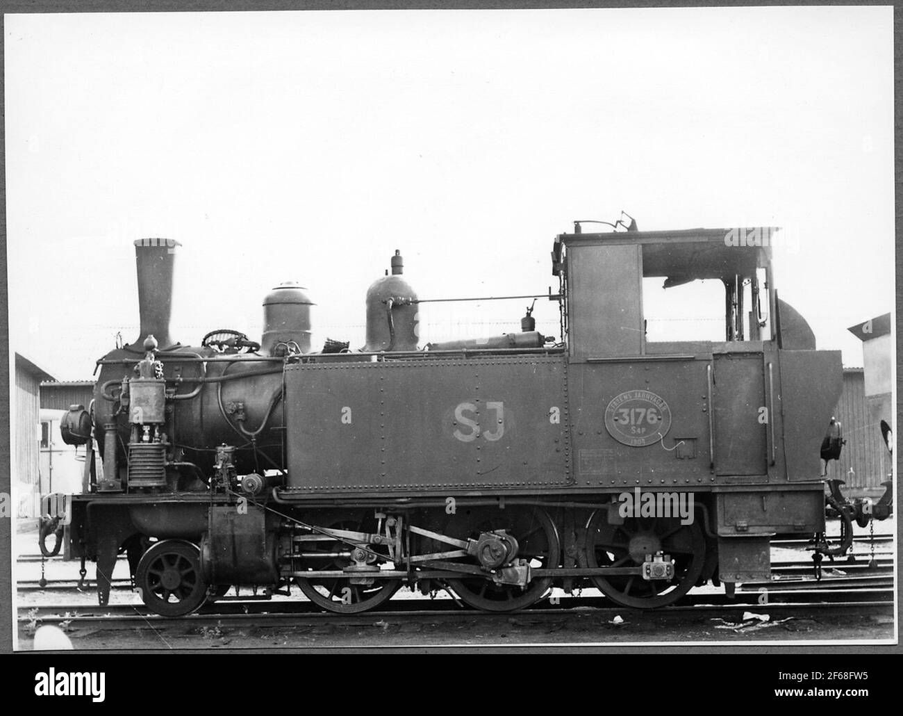 The state's railways, SJ S4P 3176 set up on the track Stock Photo - Alamy