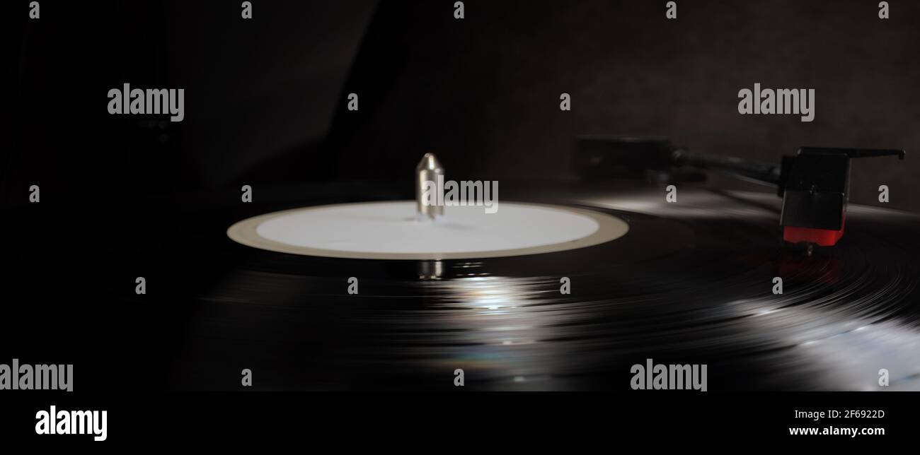 Record player in close-up - playing a vinyl Stock Photo - Alamy