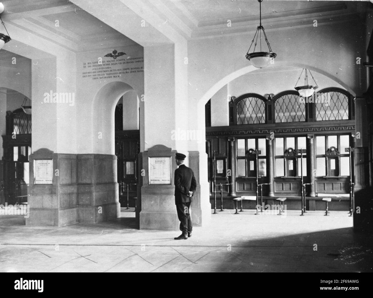 Automated ticket gates hi-res stock photography and images - Alamy