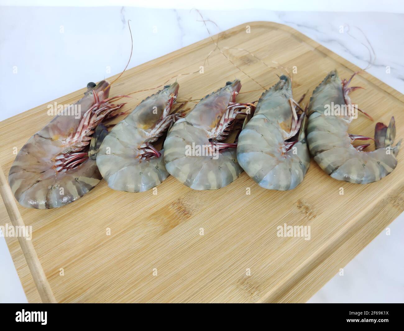 Shell On Head On Shrimp Hi Res Stock Photography And Images Alamy