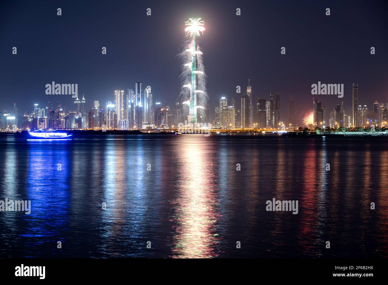Jan 1st,2021, Dubai,uae. VIEW OF THE SPECTACULAR FIREWORKS  AT THE BURJ KHALIFA ILLUMINATED WITH THE UAE FLAG COLORS DURING THE NEW YEAR 2021 Stock Photo