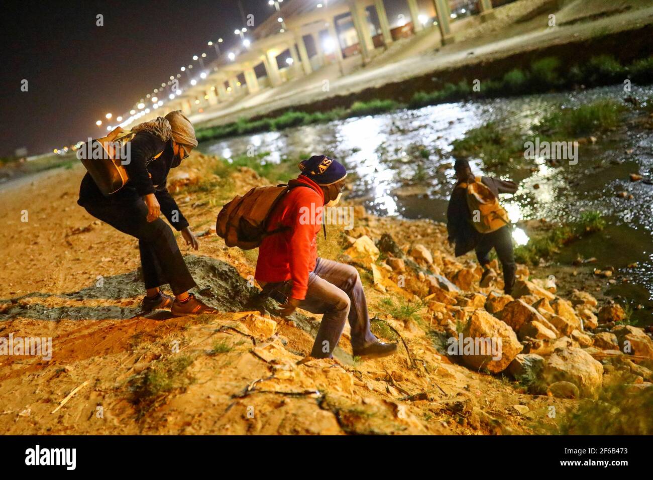 Migrants Cross The Rio Bravo River To El Paso Texas U S As Seen From Ciudad Juarez Mexico March 30 21 Reuters Edgard Garrido Stock Photo Alamy
