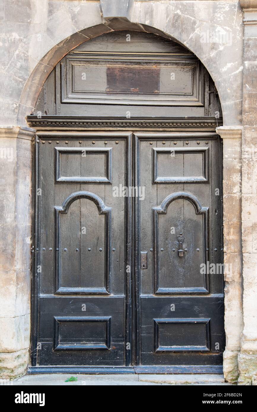 Wooden door entrance hi-res stock photography and images - Alamy