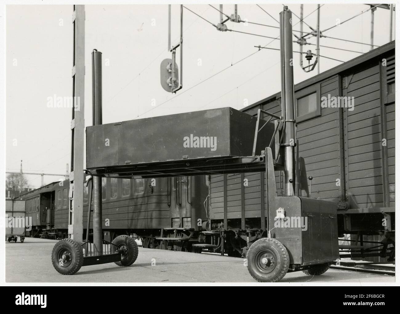 Platform wagon with heightadjustable flakes Stock Photo Alamy