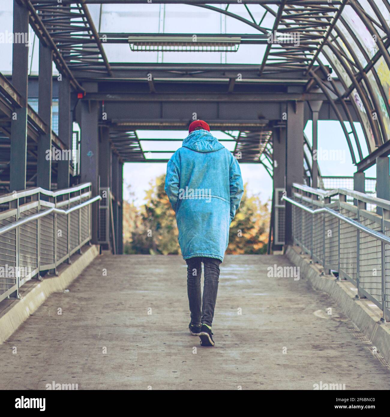 Guy wear jacket hood hi-res stock photography and images - Alamy