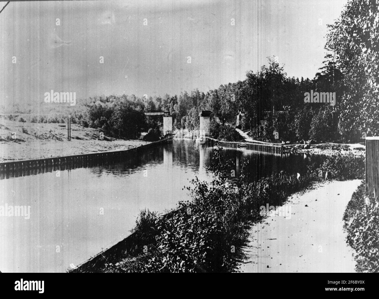 Bridge and northern inlet to the canal Stock Photo Alamy