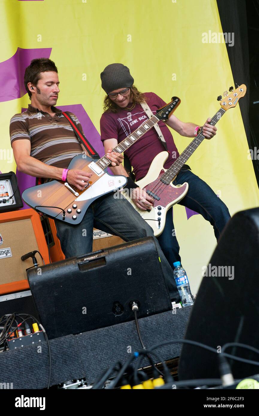 Jamie O'Gorman and Greg Churchouse of Scouting for Girls playing live on stage at The Midlands Festival 2010 Stock Photo