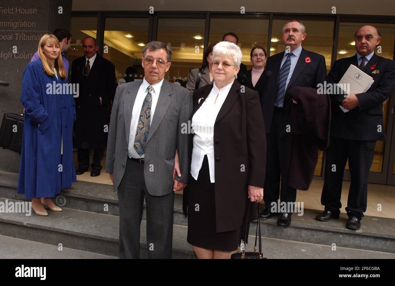 Ruth and John Christoffersen arriving at the High Court with reference totheir daughter who died of Deep vein Thrombosis.5 November 2002 photo Andy Paradise Stock Photo