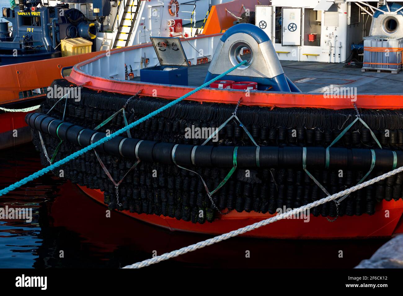 The port of Avilés is located on both banks of the Avilés estuary, in