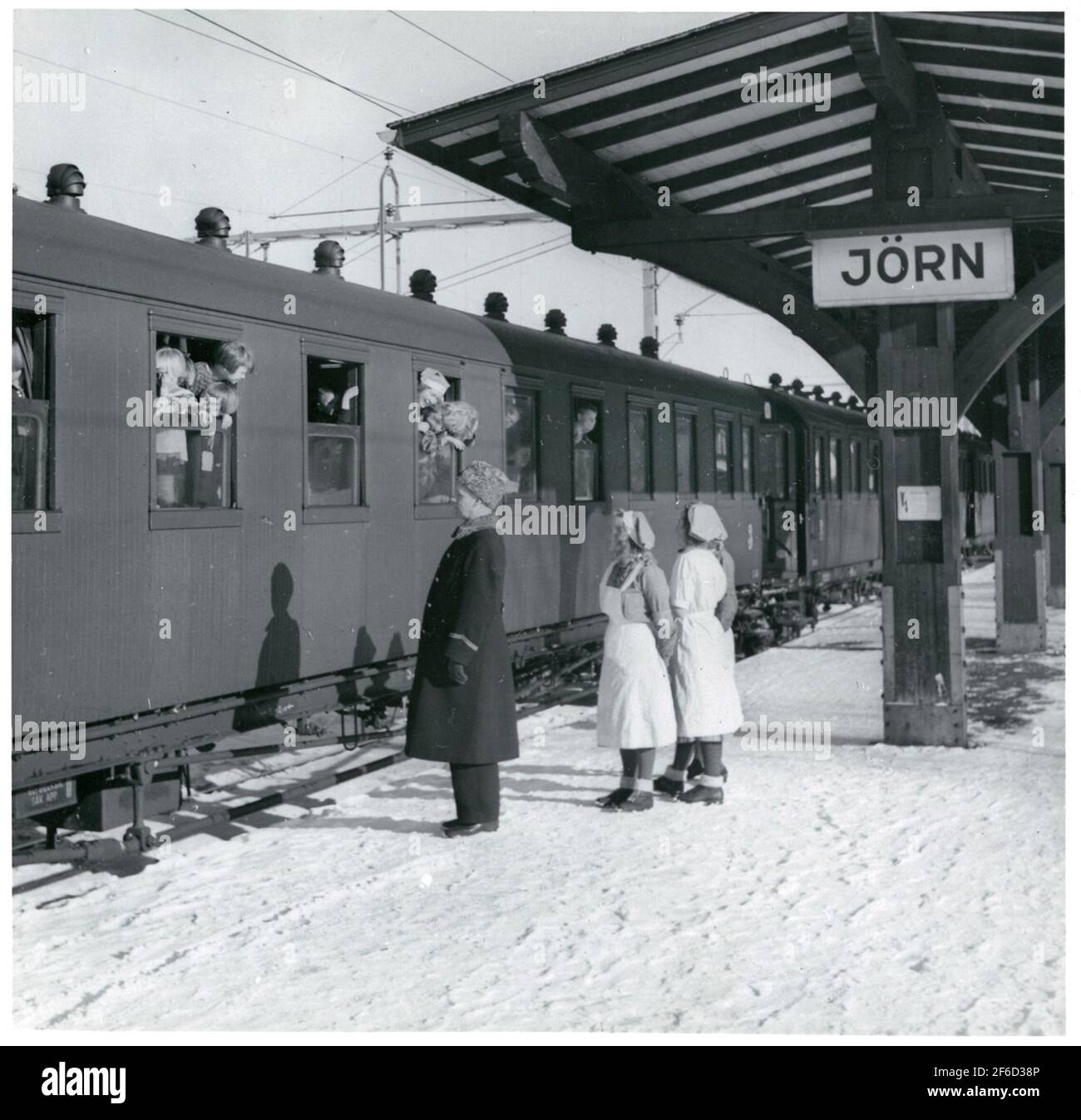 Evacuation trains hi-res stock photography and images - Alamy