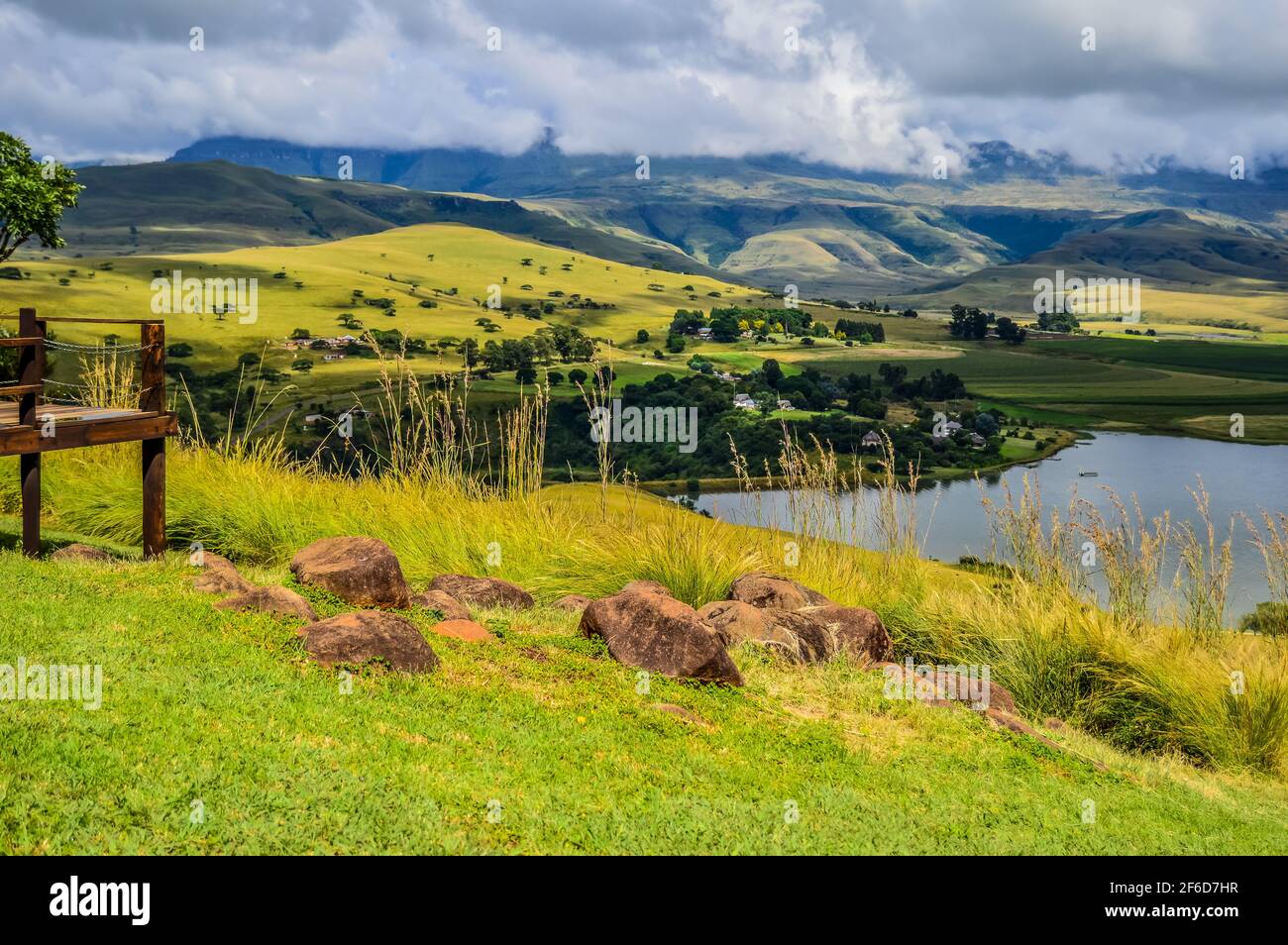 Drakensberg mountain escarpment and bell park dam around Cathkin peak