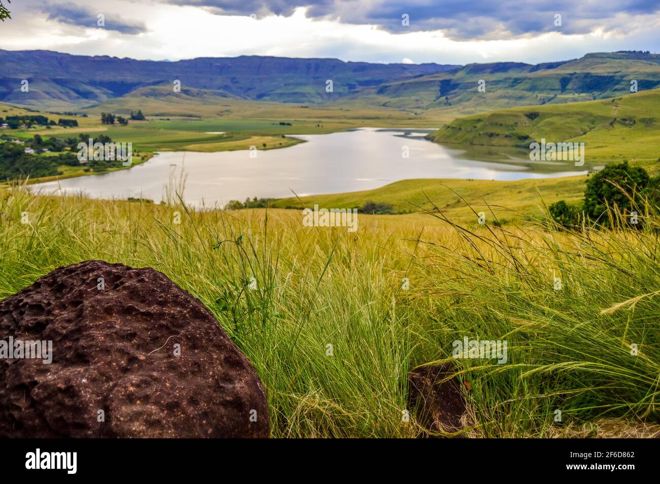 Drakensberg mountain escarpment and bell park dam around Cathkin peak