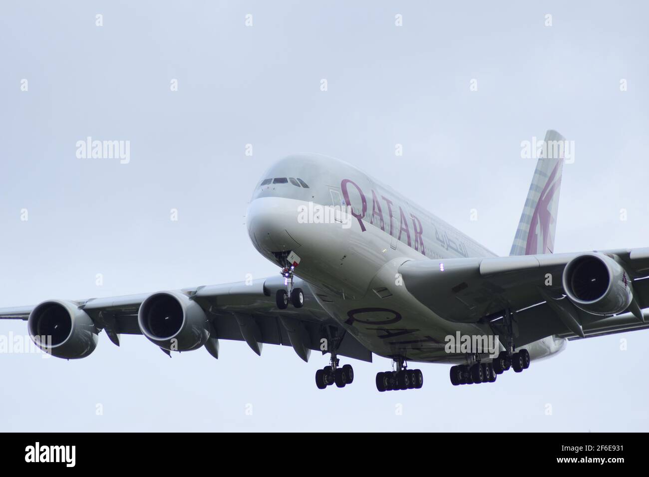 Qatar Aircraft Landing Hi-res Stock Photography And Images - Alamy